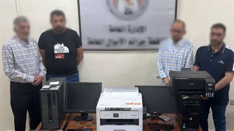 سقوط عصابة تزوير بالإسكندرية بحوزتهم أختام وأدوات تقليد مستندات حكومية مزيفة