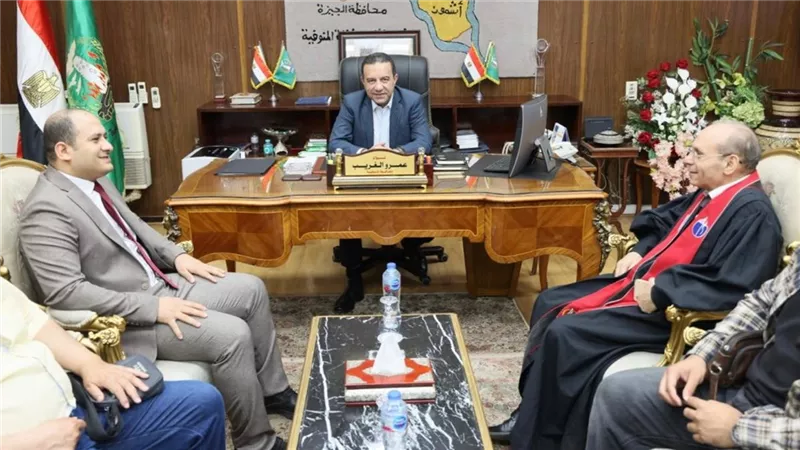 محافظ المنوفية يستقبل وفد الكنيسة الإنجيلية لتقديم التهنئة بعيد الأضحي المبارك