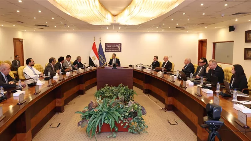 وزير الاتصالات يبحث مع غرفة الصناعة دعم الشركات الناشئة والصغيرة