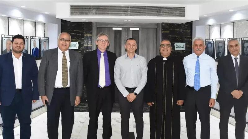 محافظ أسوان يستقبل وفد الأقباط الإنجيليين لتقديم التهنئة بمناسبة عيد الأضحى 