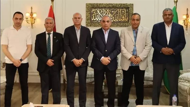 بعد لقاء المحافظ.. استمرار لجنة إدارة الإسماعيلي وتراجعها عن الاستقالة 