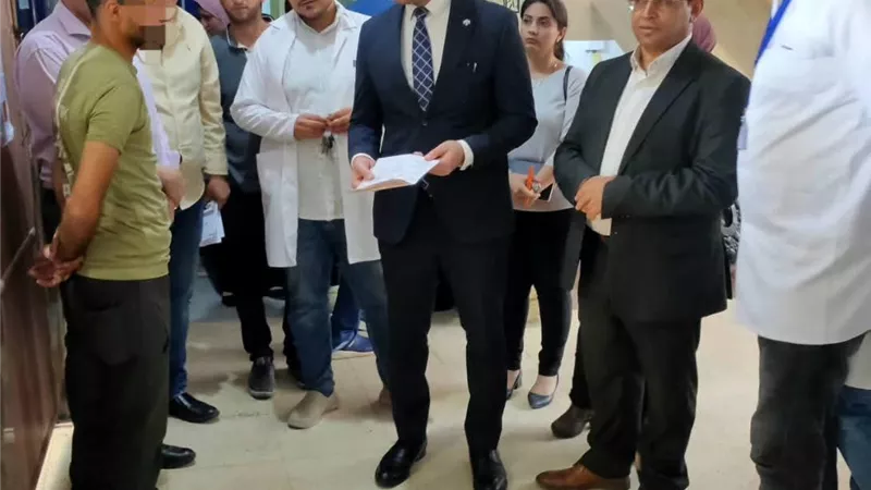 وكيل صحة البحيرة يفاجئ مستشفى إدكو المركزي: حظر شراء أدوية الطوارئ من الخارج