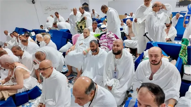 التضامن: حجاج الجمعيات الأهلية يواصلون أداء المناسك على صعيد عرفات
