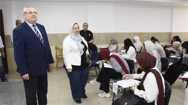 نائب عين شمس يؤكد على الإنتهاء من أعمال الكنترولات وإعلان نتائج الامتحانات