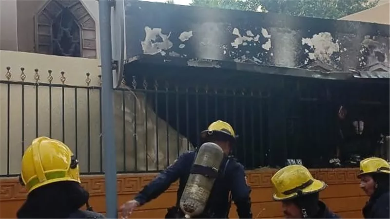 حريق هائل داخل مسجد التقوى فى المهندسين                 