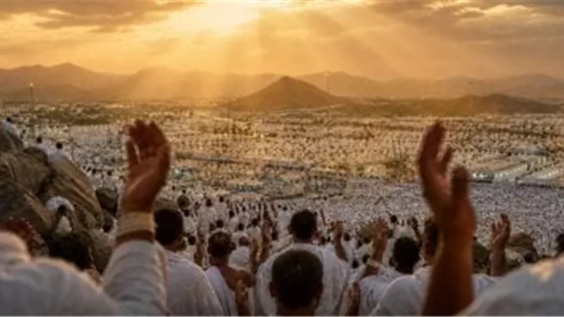 حجاج بيت الله الحرام يتوجهون إلى مشعر المزدلفة بعد وقفة عرفات