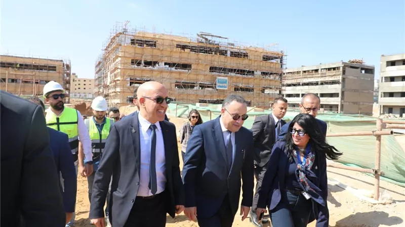 وزير التعليم العالي يتابع مستجدات تنفيذ الحرم الجديد للجامعة الأهلية الفرنسية 