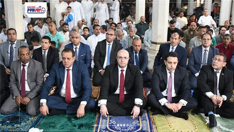 محافظ الفيوم يؤدي صلاة عيد الأضحى المبارك بمسجد ناصر الكبير