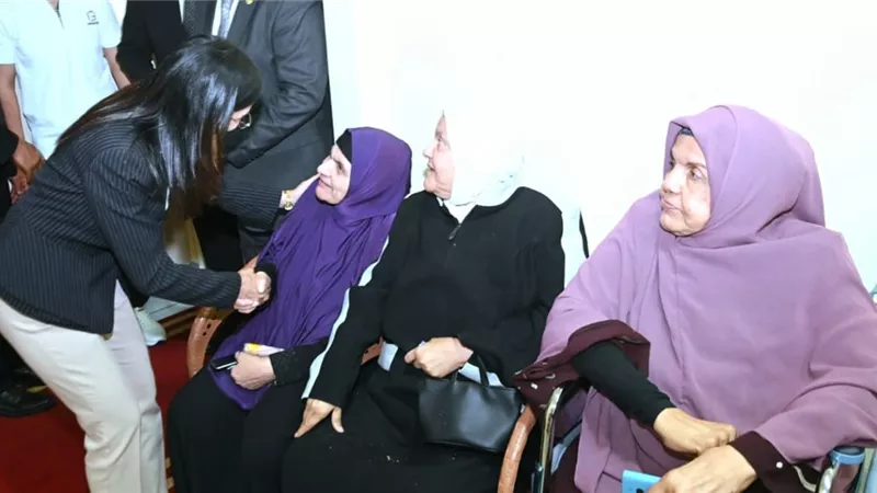 محافظة البحيرة تشارك نزلاء دور الرعاية وكبار السن بالأبعادية فرحة عيد الأضحي