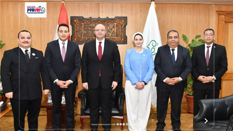محافظ الفيوم يستقبل جميع المهنئين بعيد الأضحى المبارك