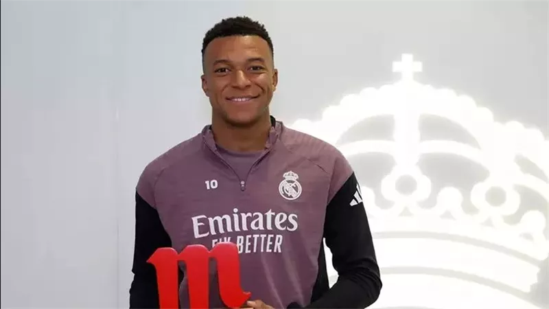 مبابي يتوج ملكا لريال مدريد بجائزة الأفضل في قلعة البيرنابيو