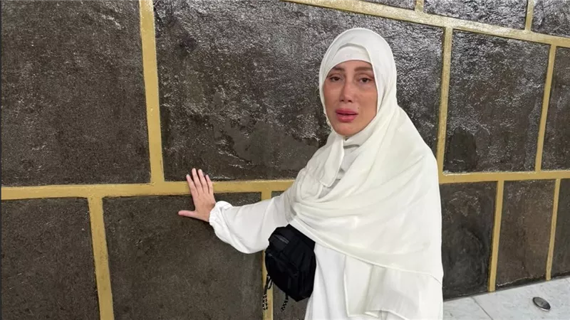 «يارب ارزق كل مشتاق».. ريهام سعيد تدعو من أمام الكعبة في أحدث ظهور لها