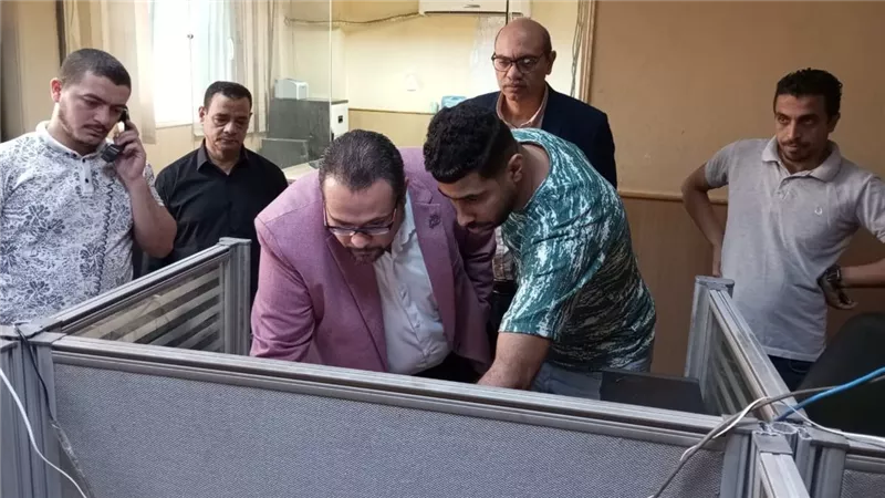 وكيل صحة الشرقية يتابع غرفة الأزمات ومركز الخدمات الطارئة 