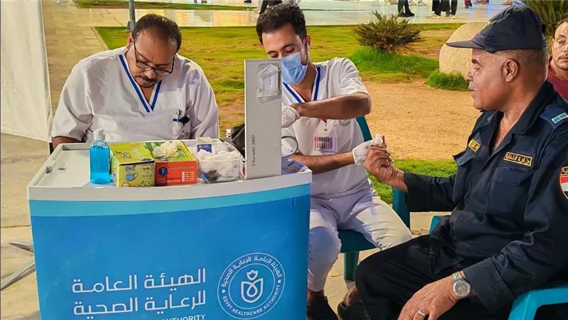 الرعاية الصحية: استمرار انتشار الفرق الطبية بالمحافظات لتقديم الفحوصات طوال أيام العيد