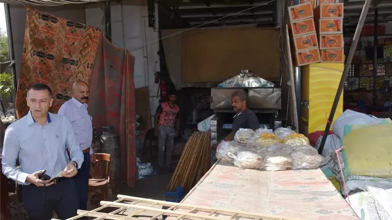 جولة مفاجئة لمحافظ أسوان تنتهي بغلق مخبز ومحاسبة مخالفات البوتاجاز 