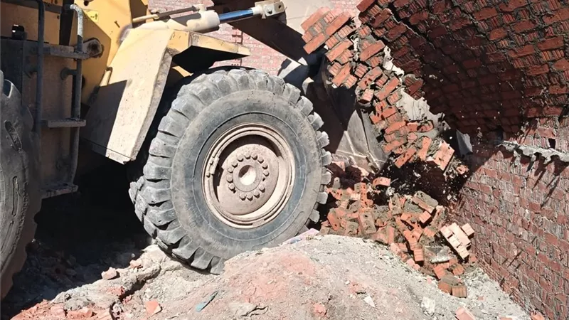 لانهازن مع مخلفات البناء تنفيذ 4 حالات إزالة فورية على بمركز رشيد 