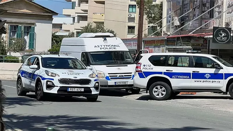 الشرطة البريطانية تلقي القبض على مواطن يوناني بتهمة التجسس لصالح إيران
