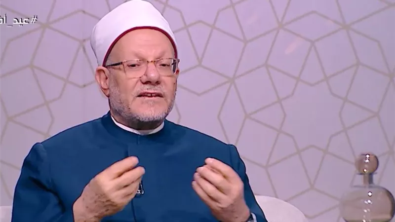 ما حكم تلطيخ الجدران بدماء الأضحية؟.. شوقي علام يجيب
