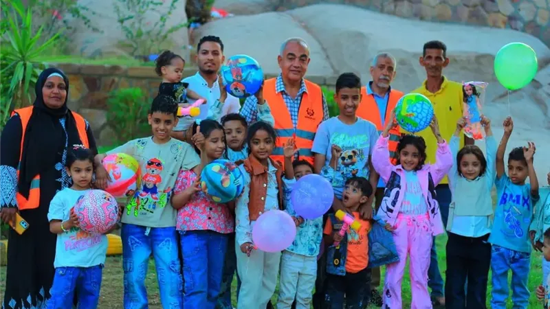 بـالونات وهدايا وألعاب.. مبادرة بأسوان ترسم فرحة العيد على وجوه الأطفال
