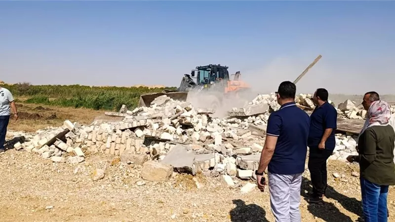 محافظ السويس يوجه بإزالة التعديات واسترداد أراضي الدولة