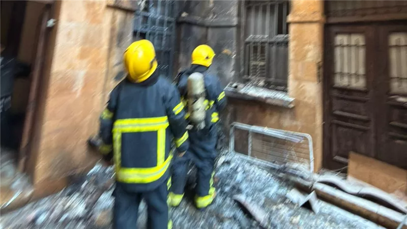 إنقاذ منطقة الدرب الأحمر من كارثة عقب اخماد حريق في وحدة تكييف