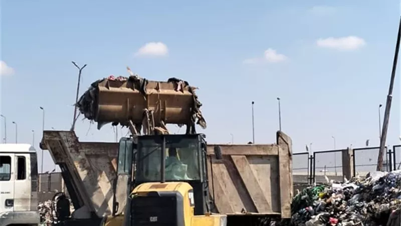 محافظ البحيرة.. رفع 600 طن مخلفات وإنهاء التراكمات بالمحطة الوسيطة بكفر الدوار
