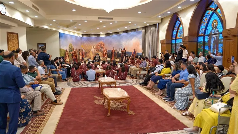 البابا تواضروس الثاني يستقبل مجموعتين من مينيسوتا وناشڤيل بالولايات المتحدة