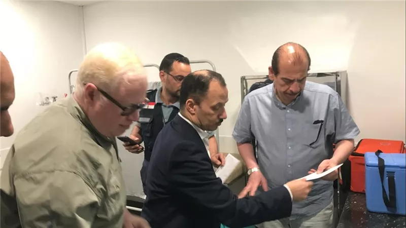 نائب وزير الصحة يتفقد الحجر الصحي بمطار القاهرة ويتابع إجراءات استقبال الحجاج