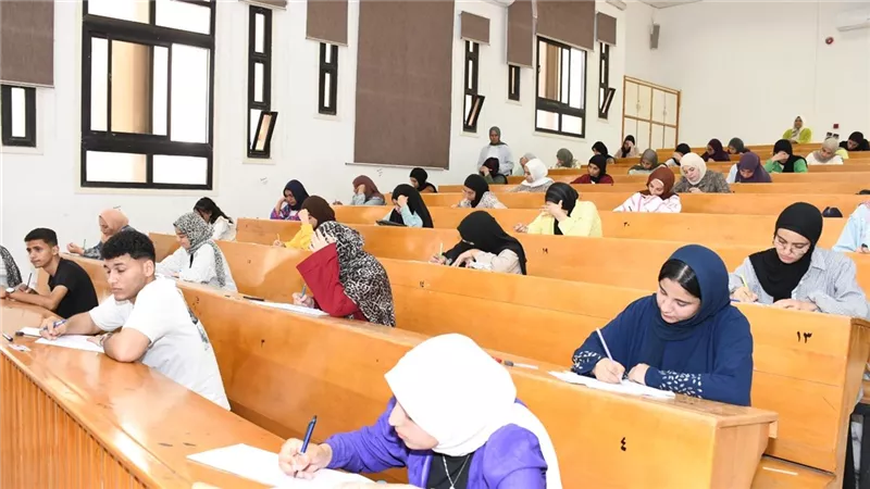 ماراثون الامتحانات بالجامعات.. جولات ميدانية في جامعات العاصمة