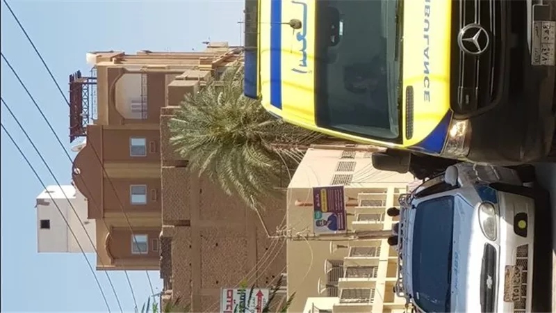 إصابة 3 أشخاص في انقلاب موتوسيكل بالعديسات.. والدفع بـ 3 سيارات إسعاف 