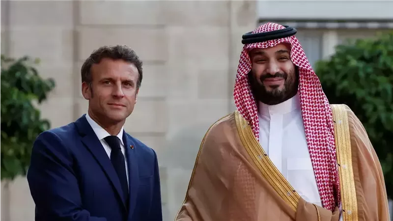 يستغرق يومي 23 و24 أغسطس.. ولي العهد السعودي يلتقي ماكرون في باريس 