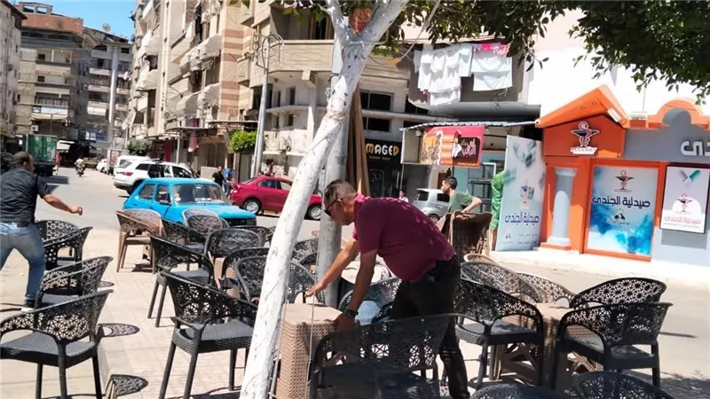 حملات مكثفة لرفع الإشغالات وتحقيق الانضباط بشوارع مدينة دمياط