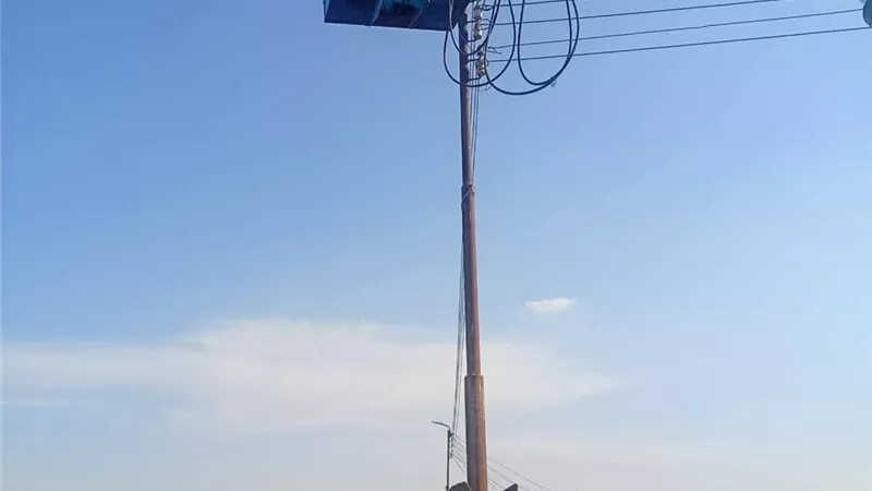 رفع كفاءة الإنارة العامة بقرية جنيفة ضمن خطة حي الجناين بالسويس لترشيد الكهربا