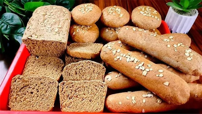 طريقة عمل عيش الحبة الكاملة.. خطوات بسيطة لحياة صحية