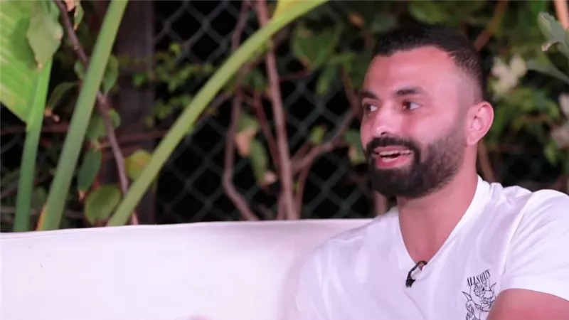أدعوله بالرحمة.. رامي صبري يعلن وفاة والد المنتج محمد الشاعر