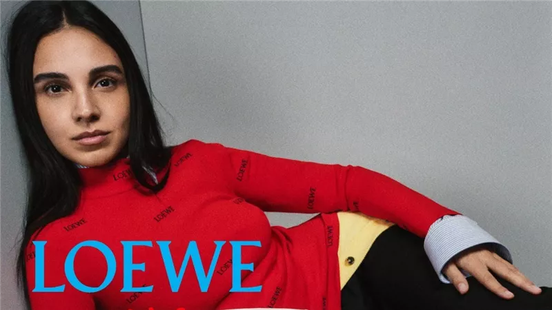 سلمى أبو ضيف تشارك في حملة دار Loewe احتفالا بمرور 180 عاما على تأسيسها 