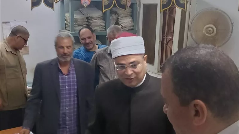 مدير أوقاف القليوبية يهنئ العاملين بديوان عام المديرية بمناسبة عيد الأضحى 