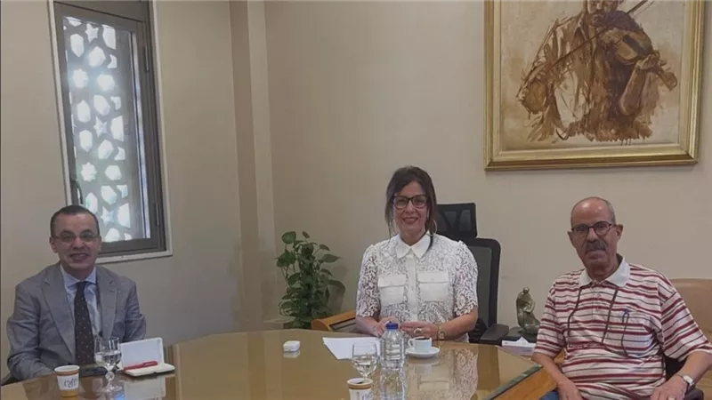 وزيرة الثقافة تستقبل المترجم الكبير سمير عبد ربه لبحث سبل الاستفادة من خبراته في دعم حركة الترجمة