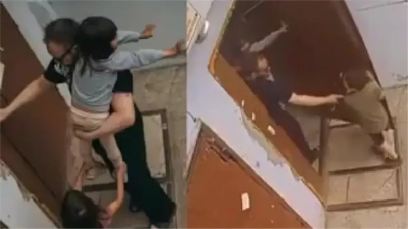 تمسك بالباب وصرخ بكل قوته.. طفل يحبط محاولة خطف طفلة واغتصابها | فيديو