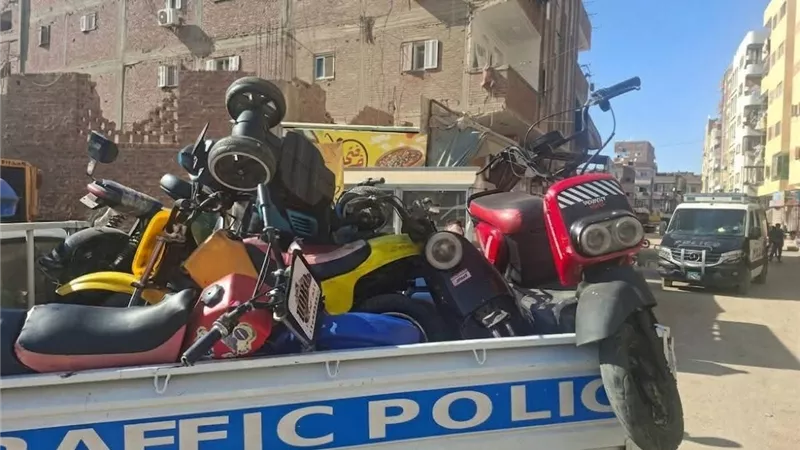 محافظ السويس يصدر قرارا بحظر الاسكوتر الكهربائي نهائيا ويكلف الأحياء بالتنفيذ