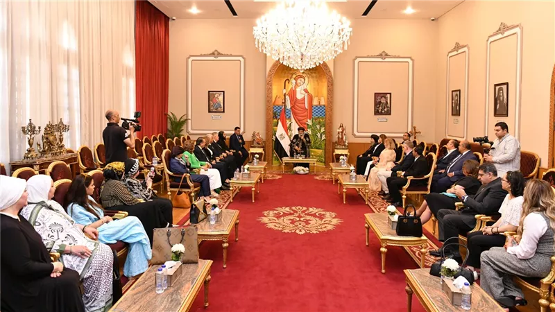 البابا تواضروس الثاني يستقبل وفدًا روسيًّا بالمقر البابوي
