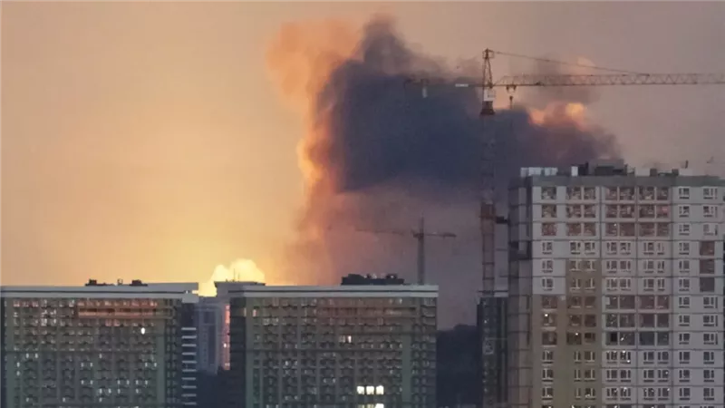 روسيا: نمتلك القوة لمواجهة الضغوط الغربية.. ونتهم زيلينسكي بتوسيع الصراع