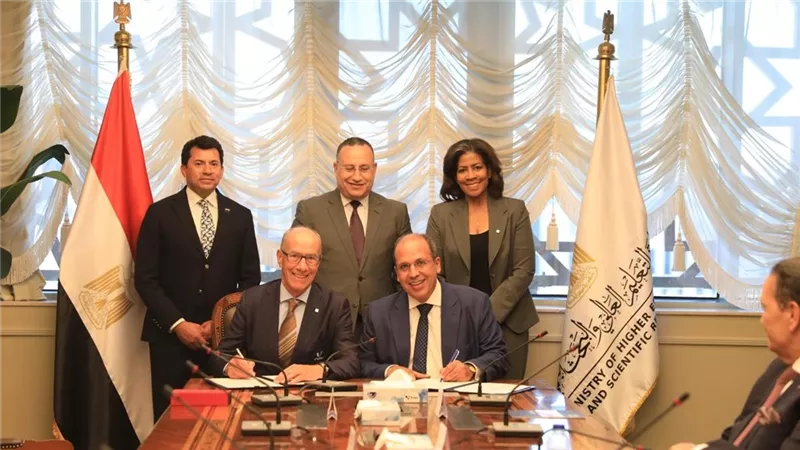 وزير التعليم العالي يشهد توقيع شراكة دولية لإطلاق أول ماجستير للإدارة الرياضية