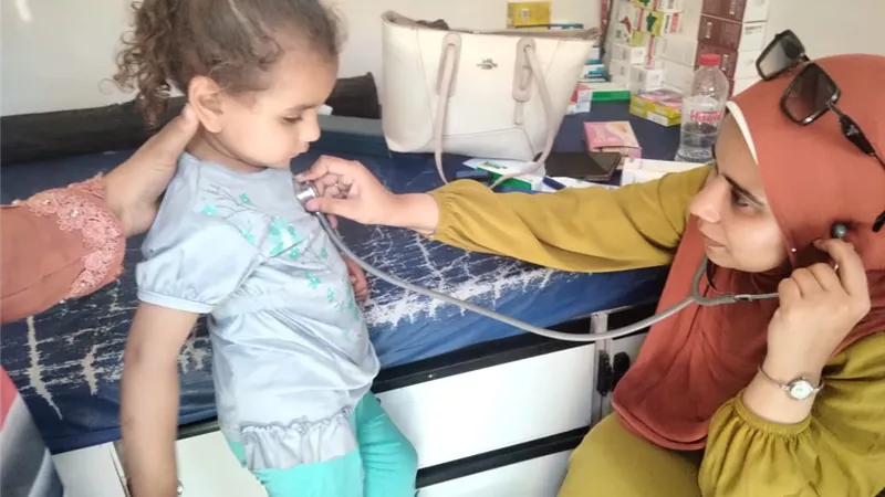 الكشف على 750 مواطن خلال قافلة طبية مجانية بالنبراوية بكفر الدوار 