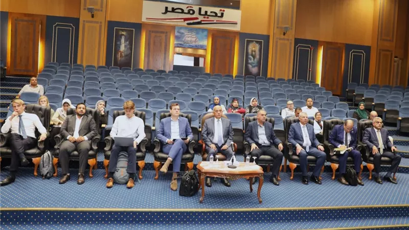وفد دولي يزور ميناء الإسكندرية لوضع خريطة طريق للوقود البحري الأخضر في مصر