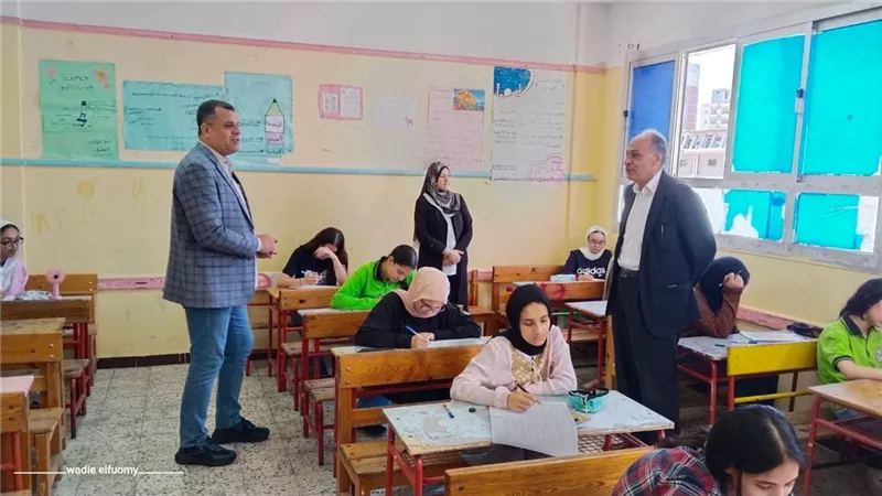 وكيل تعليم دمياط يطمئن على امتحانات طلاب اللغات ويؤكد انتظام اللجان