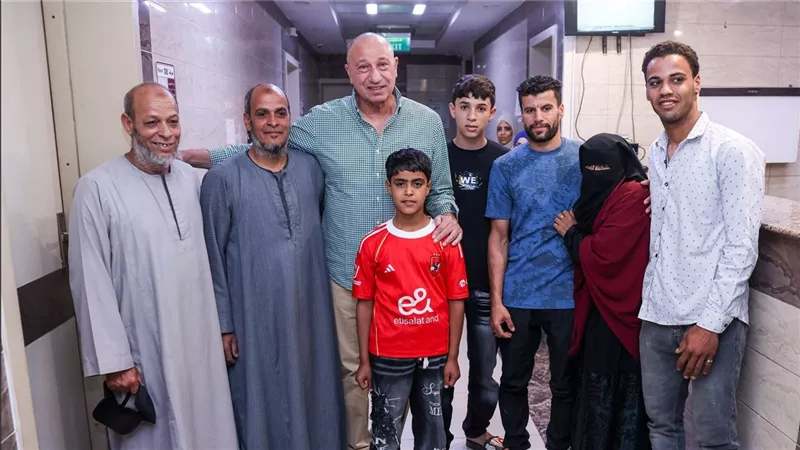 الخطيب يطمئن على تطورات الحالة الصحية لمشجع الأهلي