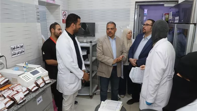 محافظ الشرقية يُفاجئ مستشفى أبو كبير المركزي بالزيارة لتفقد العمل