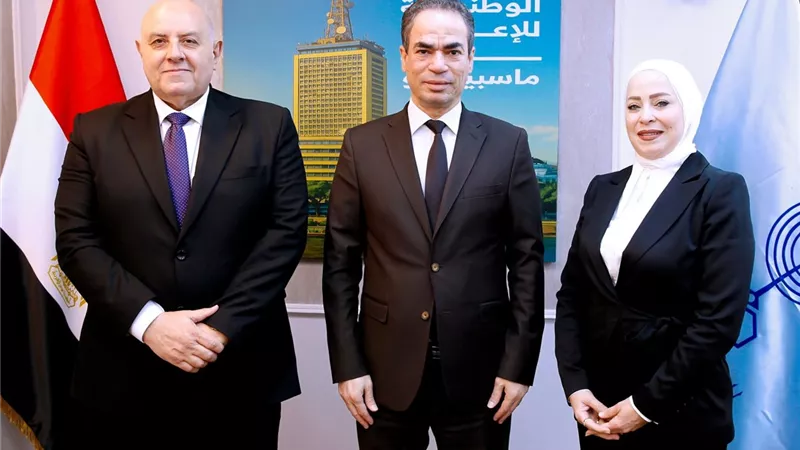 المسلماني يهنئ إذاعة دراما إف إم في العيد الأول لتأسيسها