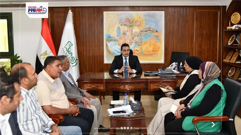 نائب المحافظ يتابع خطة تطوير ورفع كفاءة ميادين الفيوم وسنورس